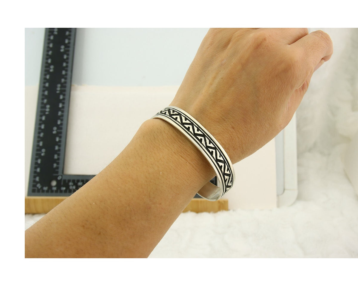 Mens's Navajo Bracelet 925 Silver Artist Signed Thomas Singer Cuff Made 1980's
