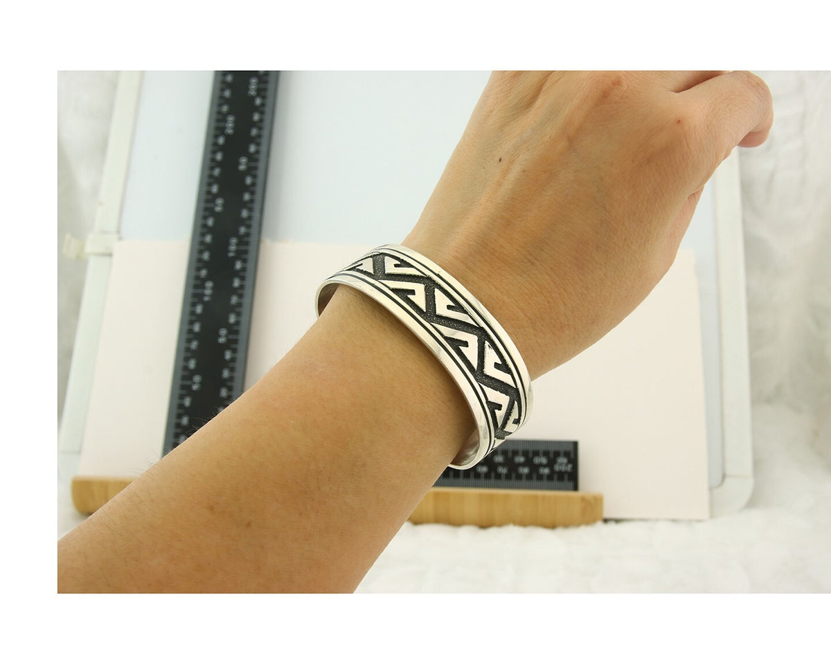 Navajo Bracelet 925 Silver Artist Signed Thomas Singer Cuff C.80's