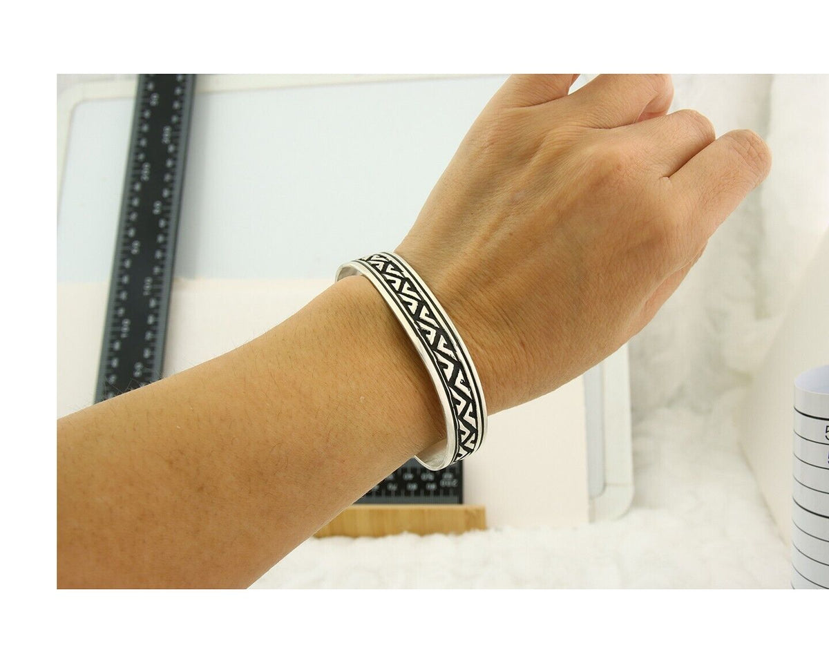 Mens's Navajo Bracelet 925 Silver Artist Signed Thomas Singer Cuff Made 1980's