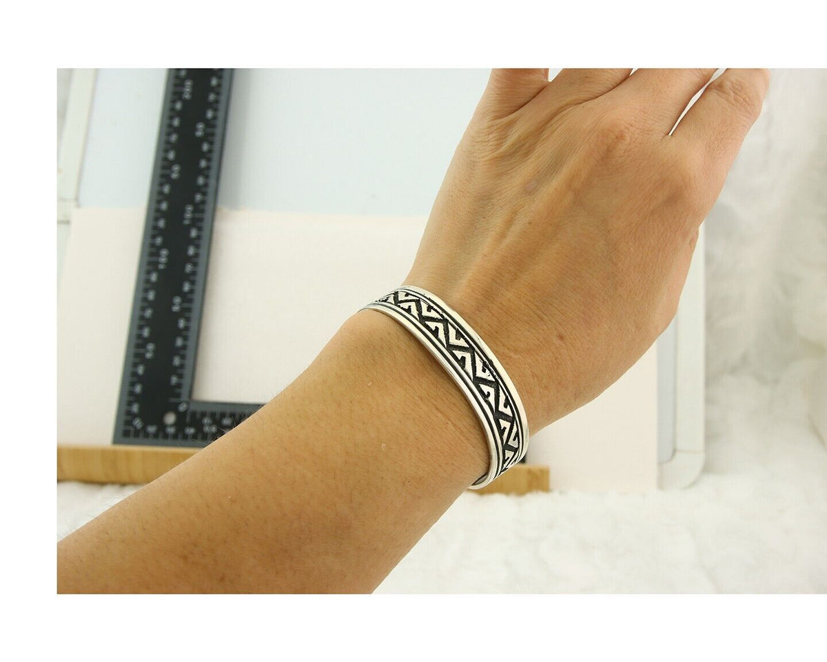 Mens's Navajo Bracelet 925 Silver Artist Signed Thomas Singer Cuff Made 1980's