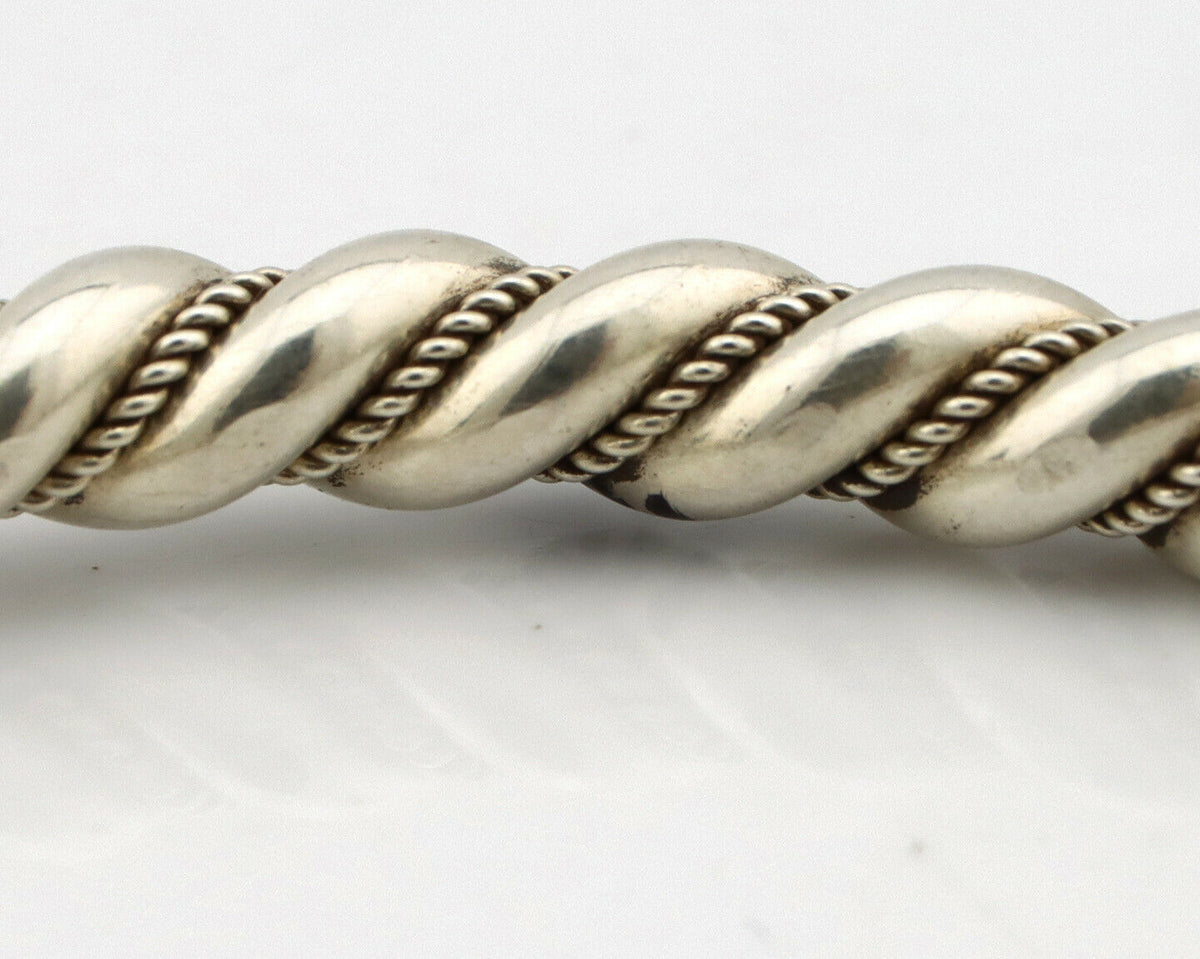 Navajo Handmade Bracelet .925 SOLID Silver Native American Artist Circa 1980's