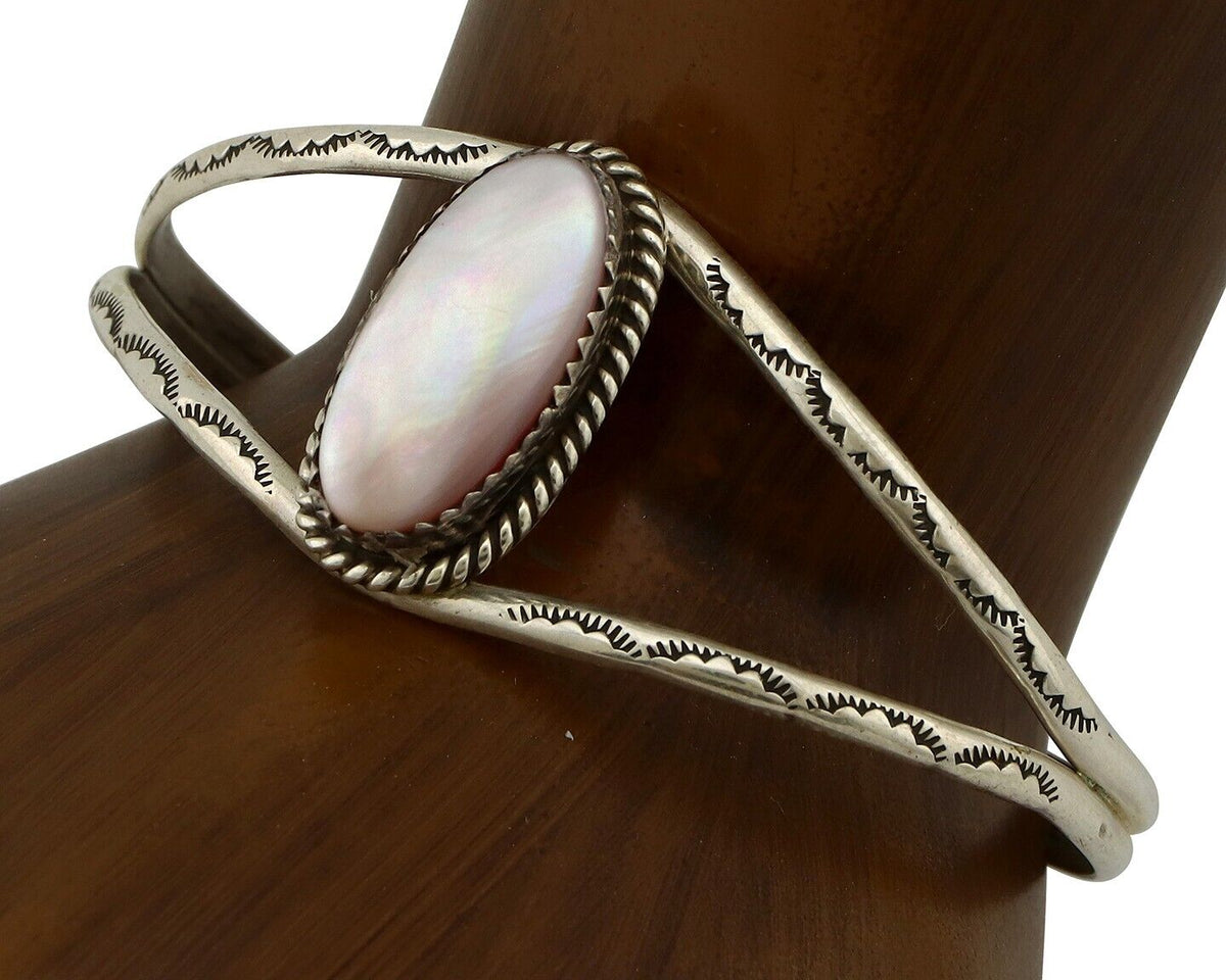 Women's Navajo Bracelet 925 Silver Natural Pink Mussel Native American C.80's
