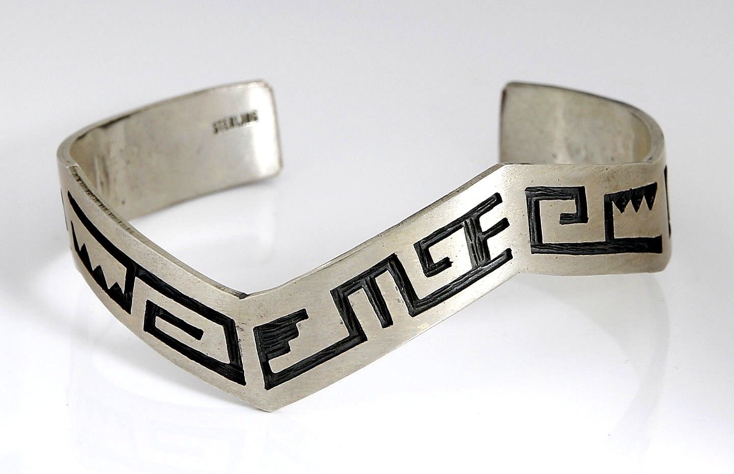 VTG Navajo Indian Handmade Lighting Tribal Pattern .925 Silver Cuff Bracelet