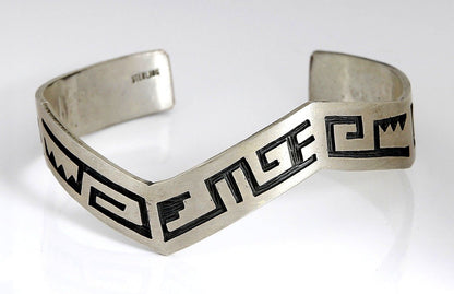 VTG Navajo Indian Handmade Lighting Tribal Pattern .925 Silver Cuff Bracelet