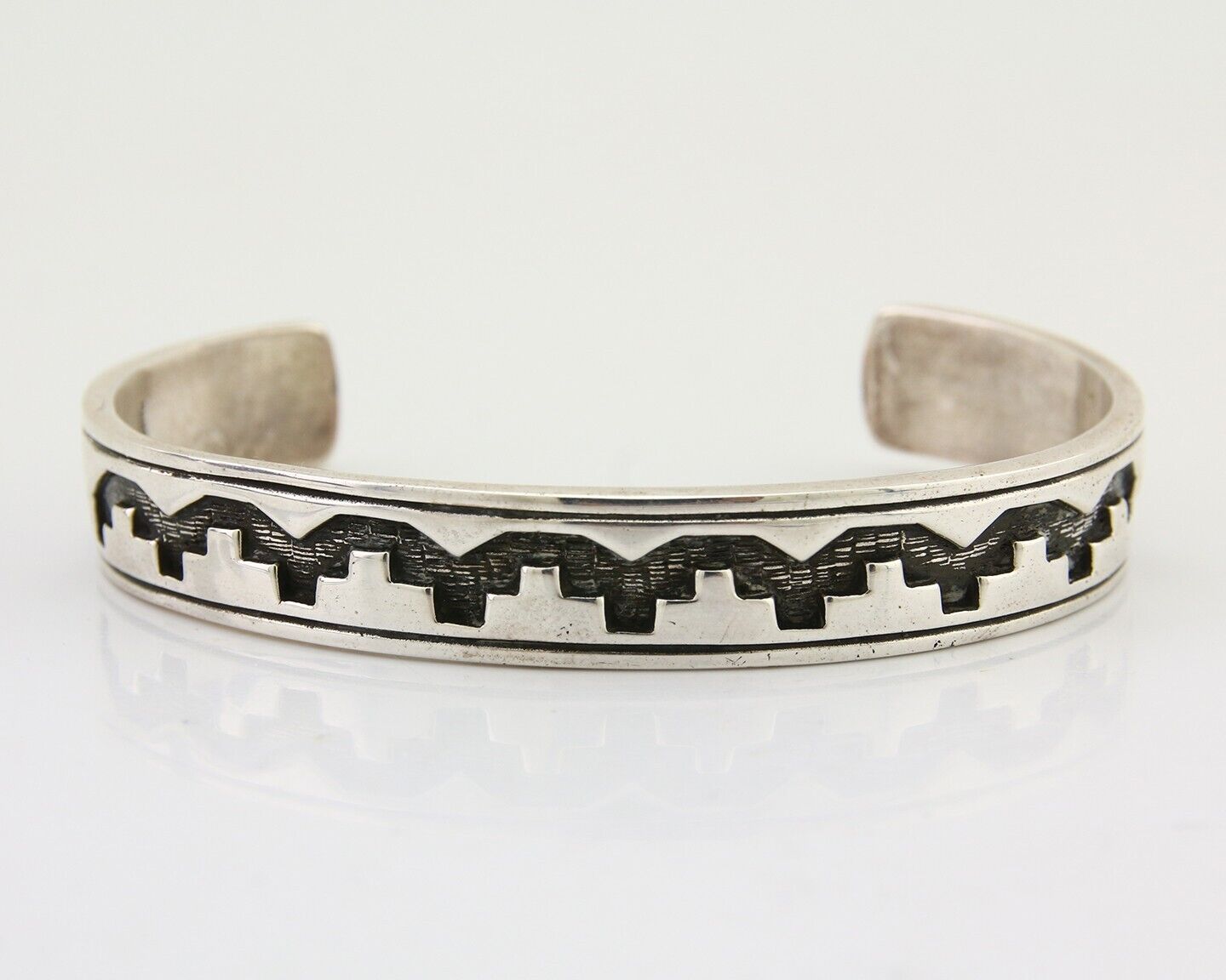 Navajo Handmade Bracelet 925 Silver Artist Signed Mike Begay C.80's