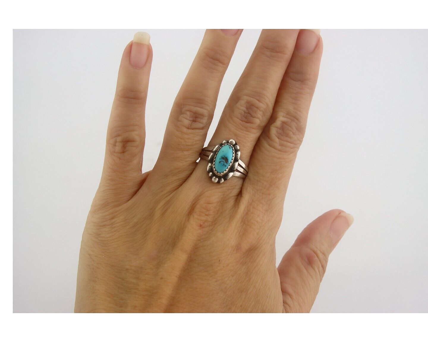 Navajo Ring 925 Sterling Natural Turquoise Native Artist C.80's Size 7.5
