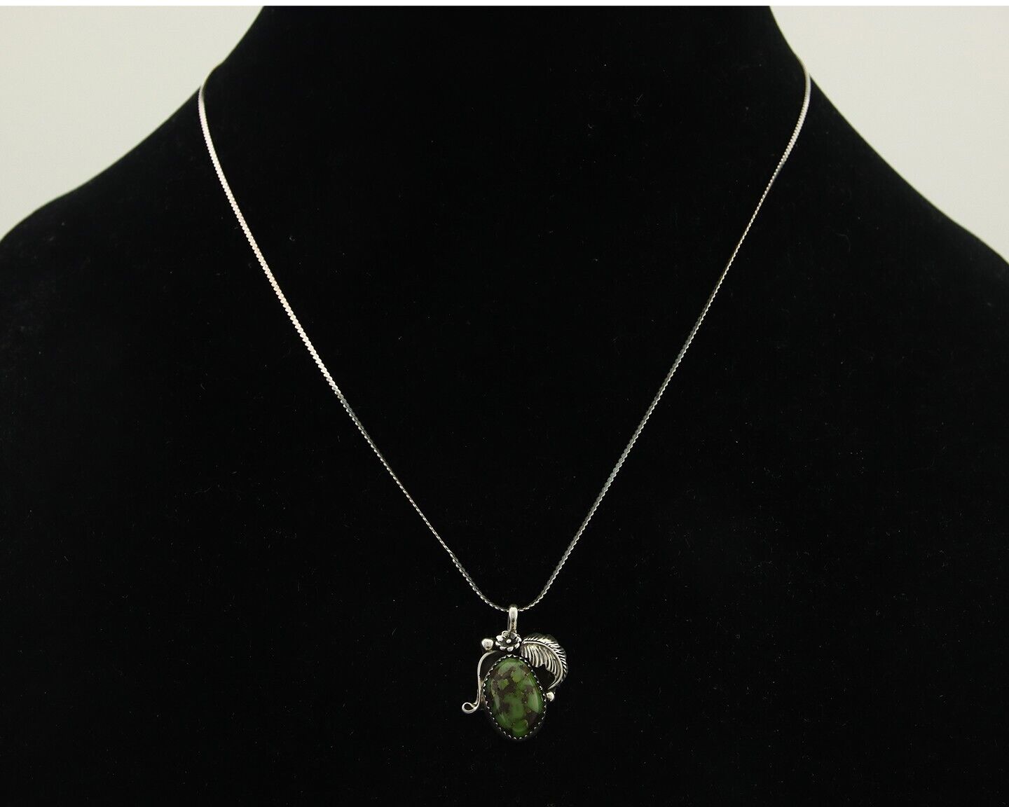 Navajo Necklace 925 Silver Natural Green Turquoise Native American Artist C.80's
