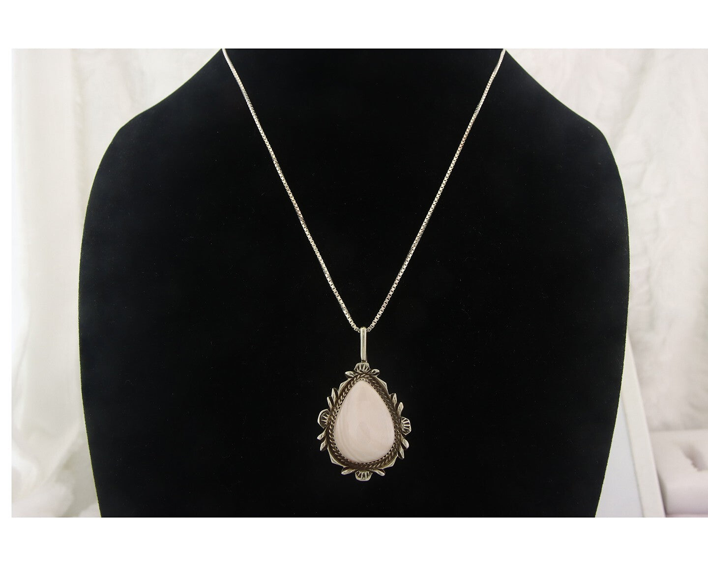 Navajo Sterling Silver Necklace Pink Muscle Authentic Vintage Sign Billie Eagle