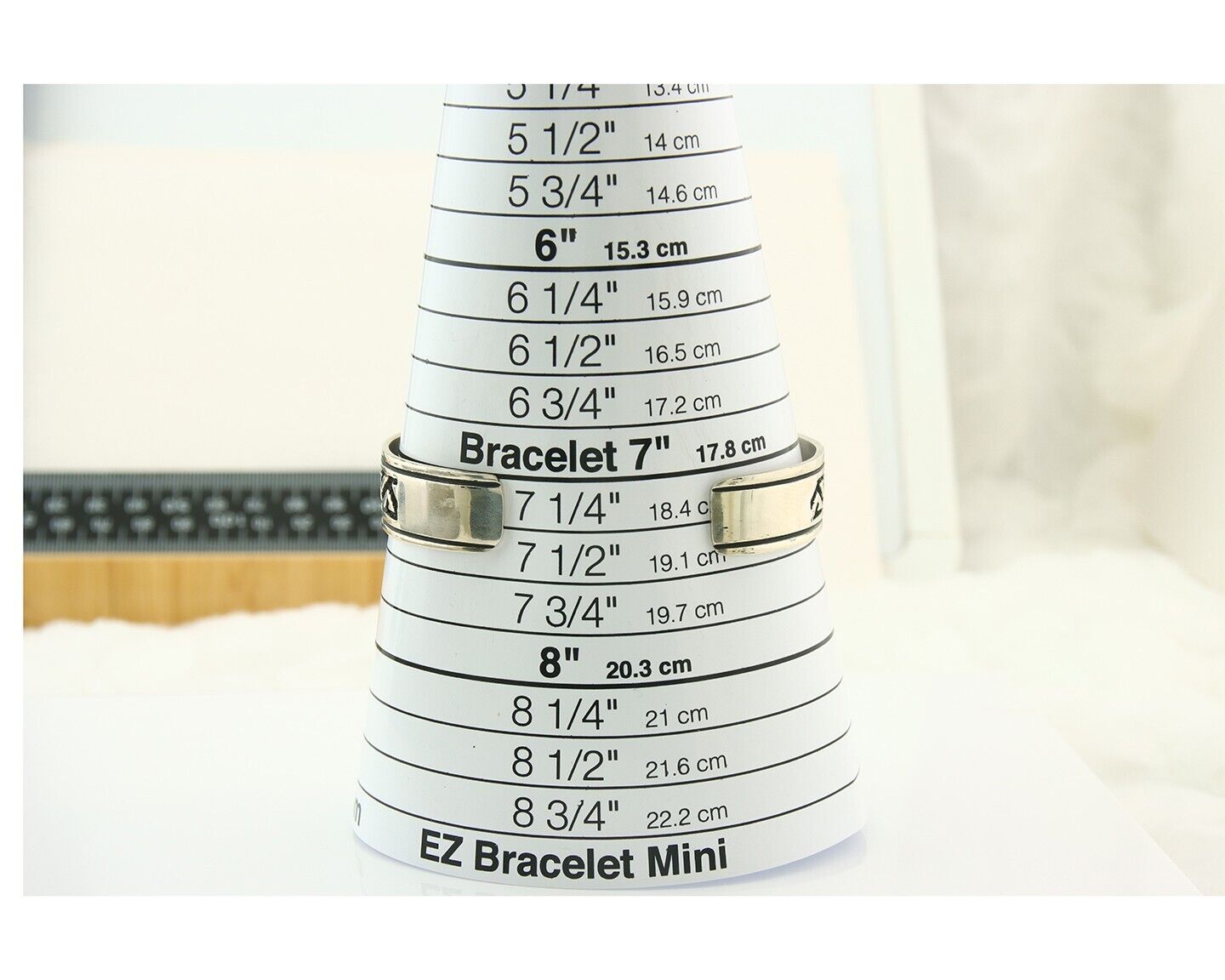 Mens's Navajo Bracelet 925 Silver Artist Signed Thomas Singer Cuff Made 1980's