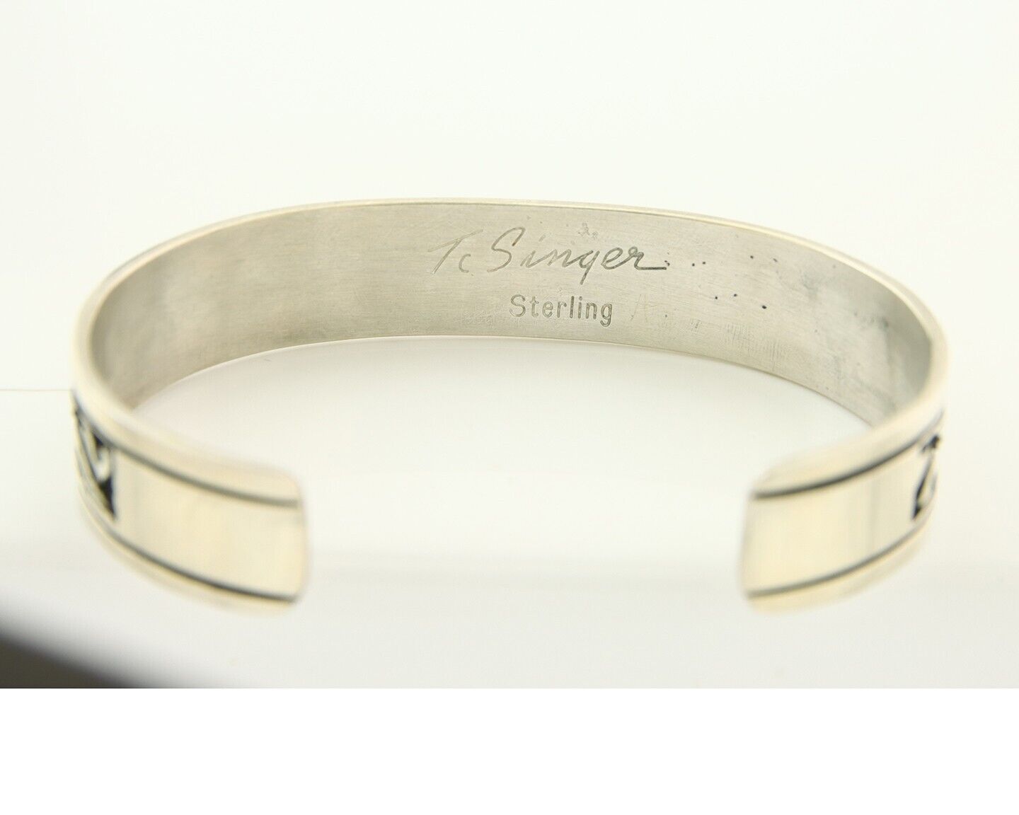 Mens's Navajo Bracelet 925 Silver Artist Signed Thomas Singer Cuff Made 1980's