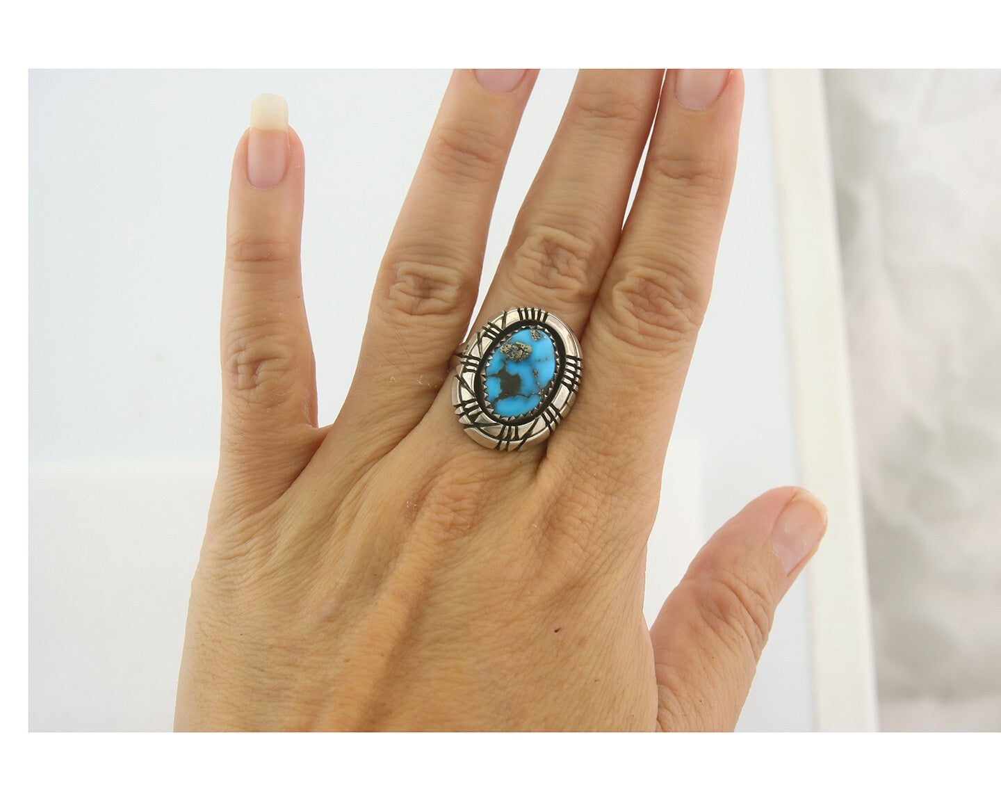 Vintage Navajo Ring 925 Sterling Authentic Traditional Turquoise Size 8.75
