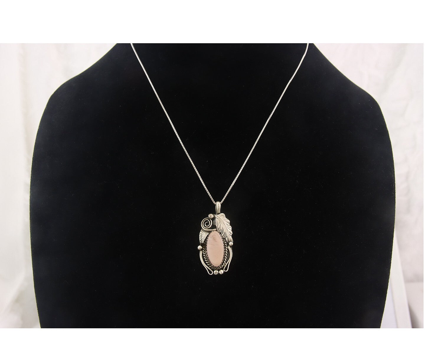 Navajo Sterling Silver Necklace Pink Muscle Authentic Vintage Sign Justin Morris