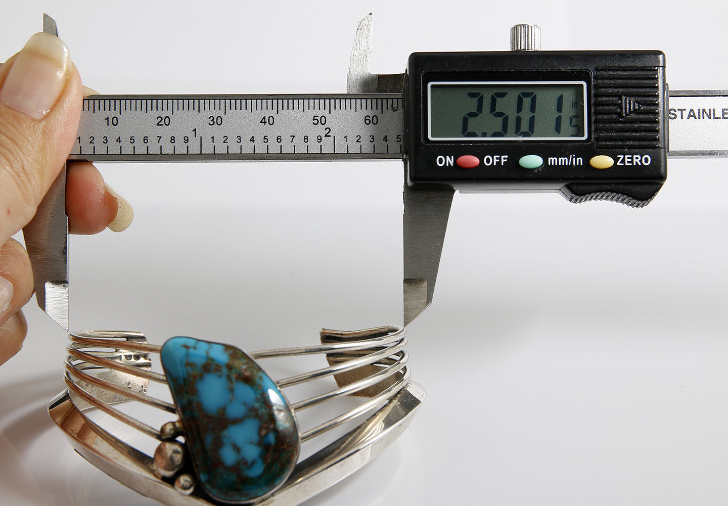 VTG NAVAJO NATIVE AMERICAN NATURAL HAND CUT TURQUOISE HANDMADE .925 SILVER CUFF