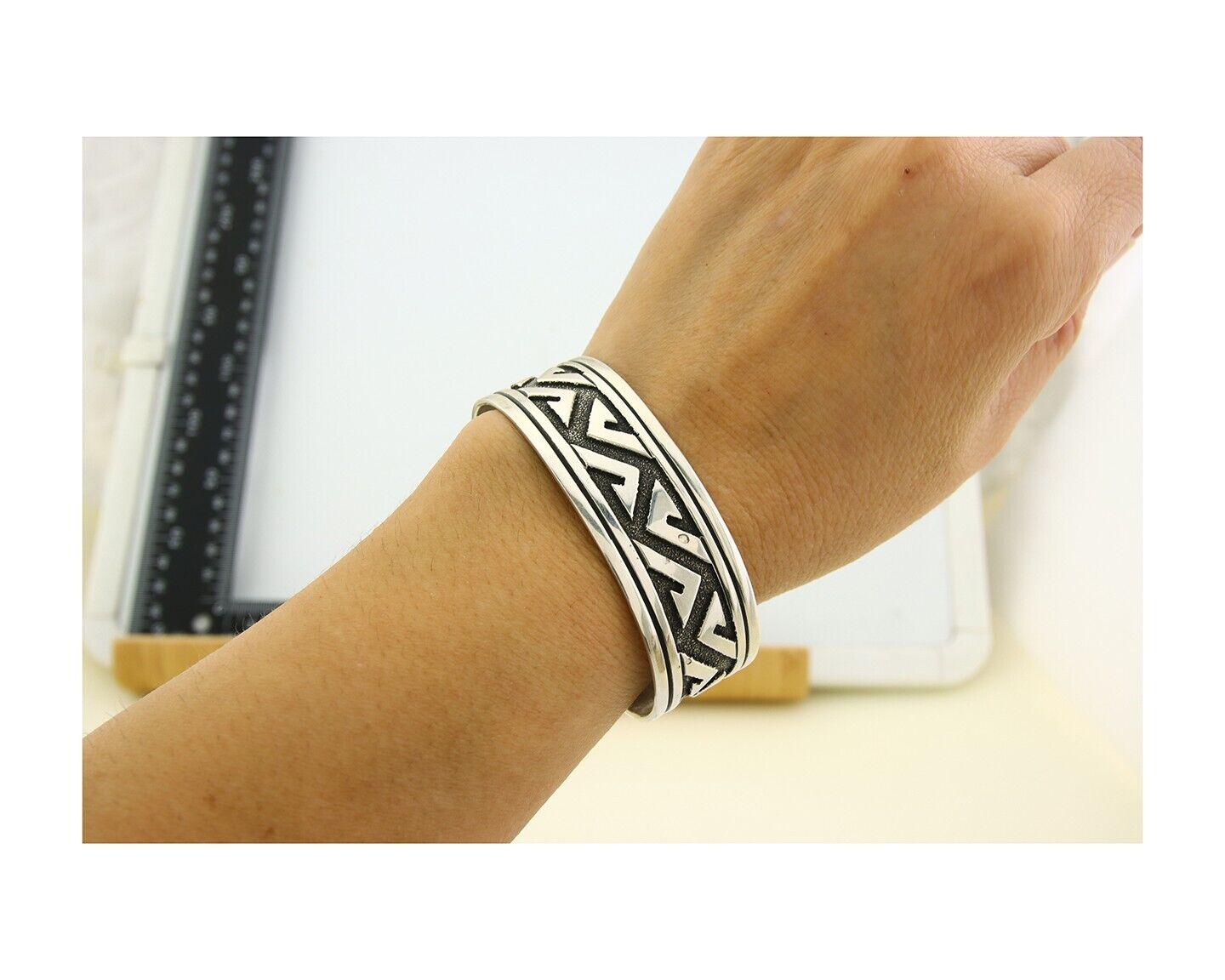 Navajo Bracelet 925 Silver Handmade Cuff Artist Signed Tommy Singer C.80's