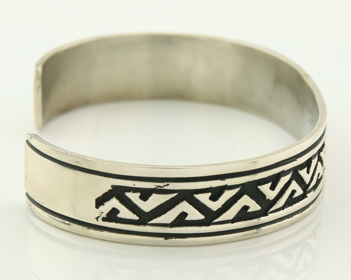 Mens's Navajo Bracelet 925 Silver Artist Signed Thomas Singer Cuff Made 1980's