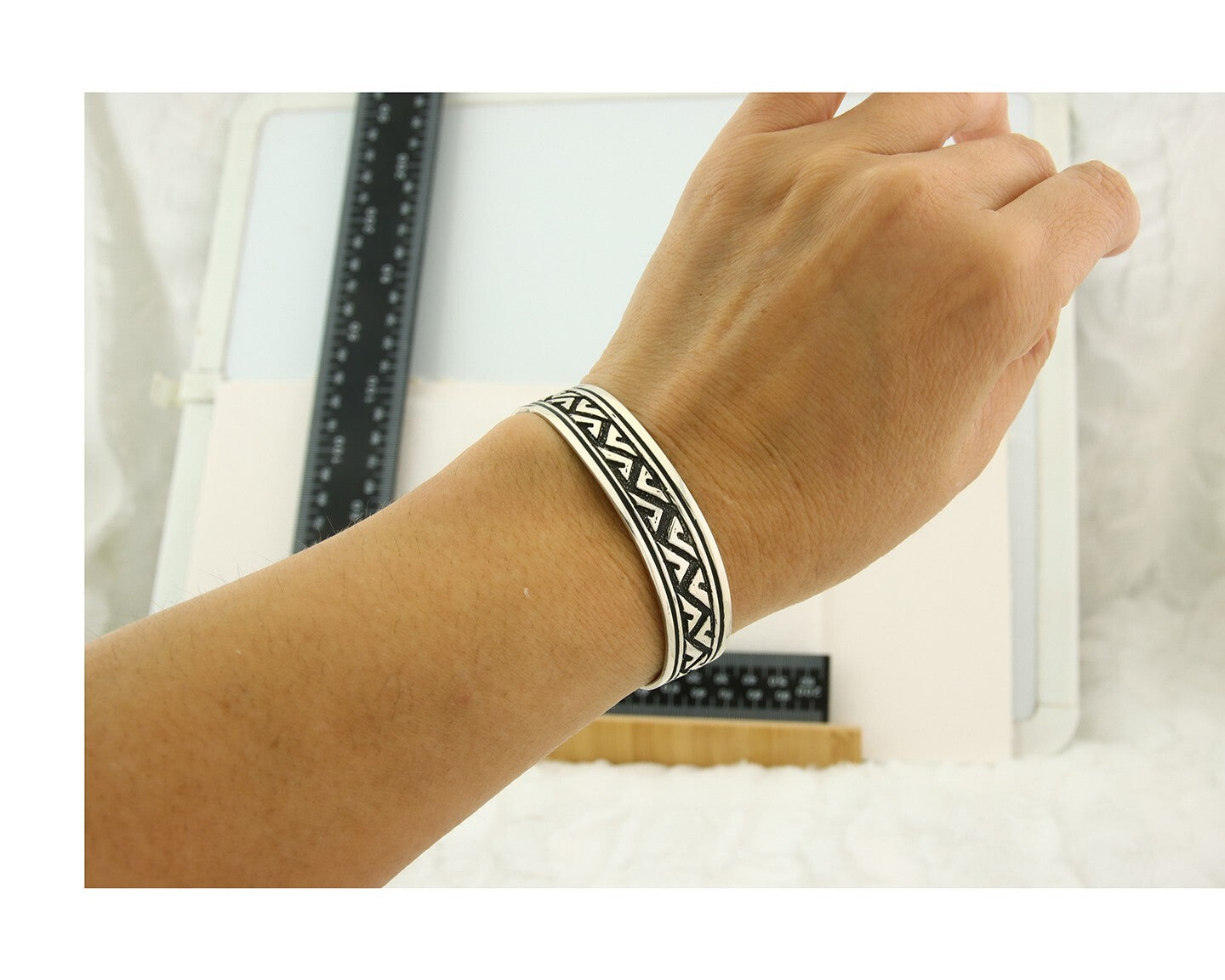 Navajo Bracelet 925 Silver Artist Signed Thomas Singer Cuff Made in the 1980's