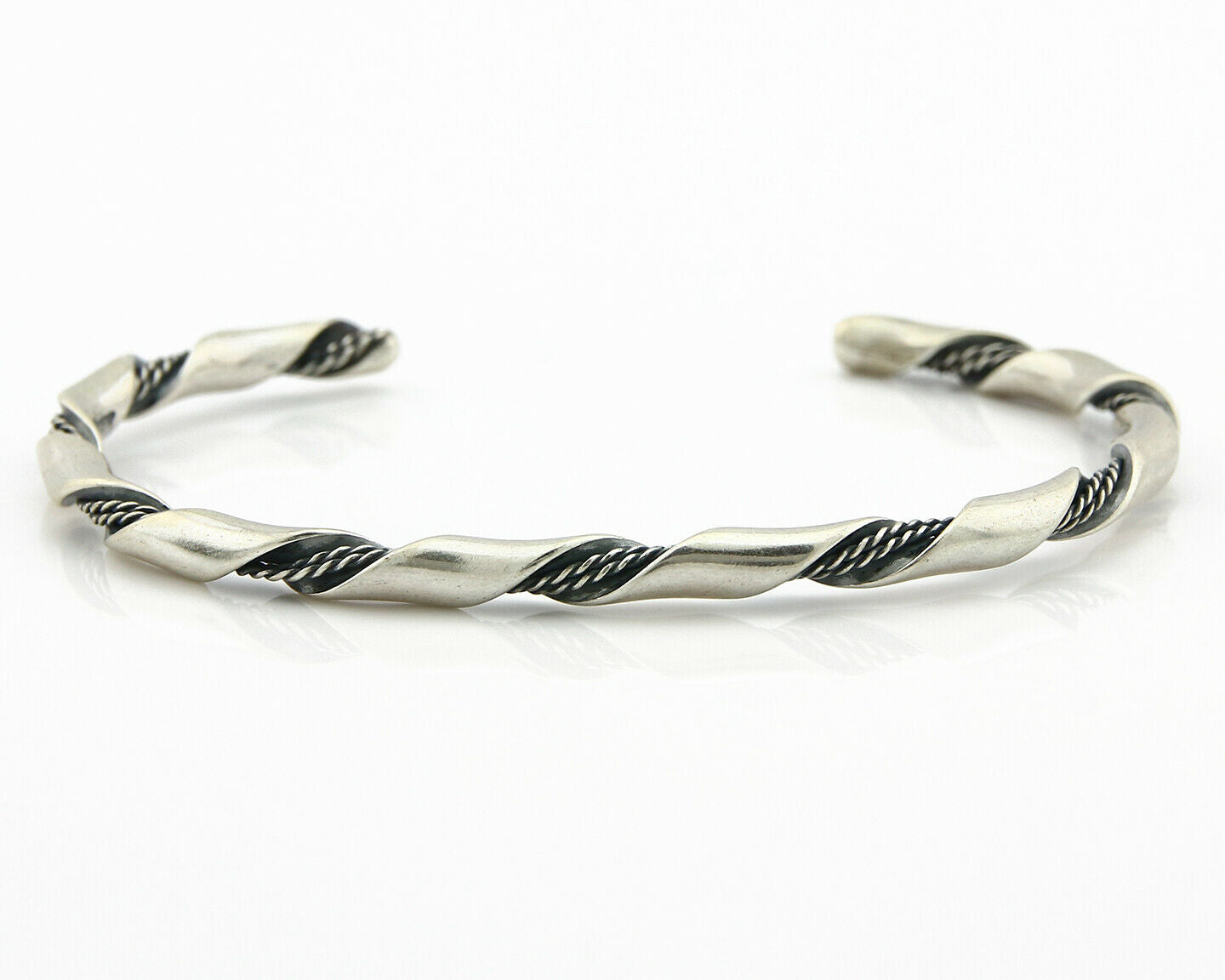 Navajo Handmade Bracelet .925 Silver Native Artist Se C.80's