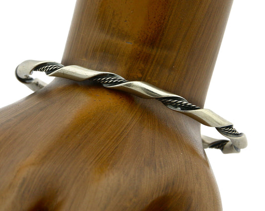 Navajo Handmade Bracelet .925 Silver Native Artist Se C.80's