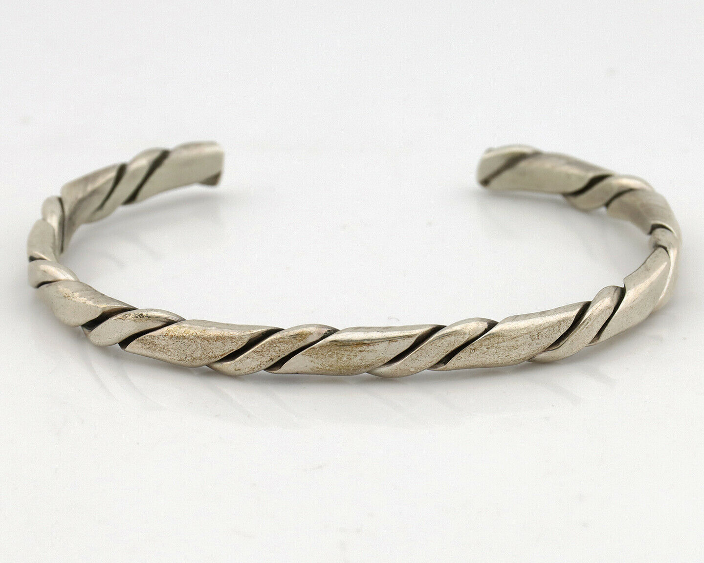 Navajo Handmade Bracelet .925 SOLID Silver Native American Artist Circa 1980's