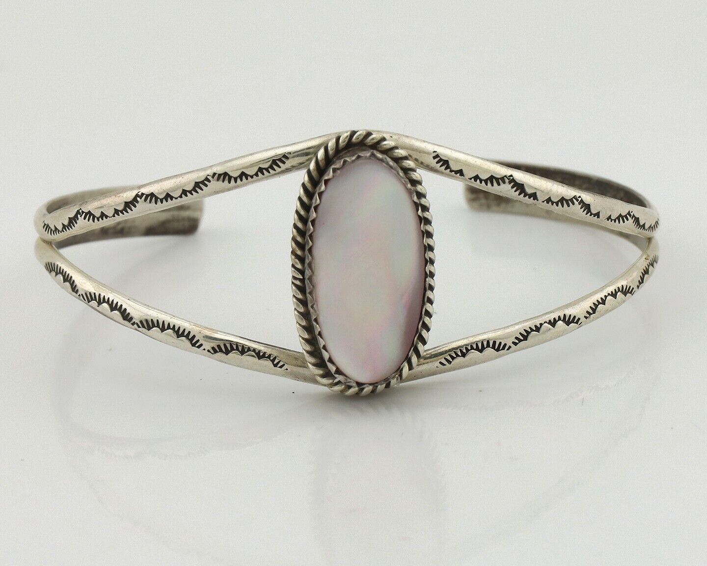 Women's Navajo Bracelet 925 Silver Natural Pink Mussel Native American C.80's