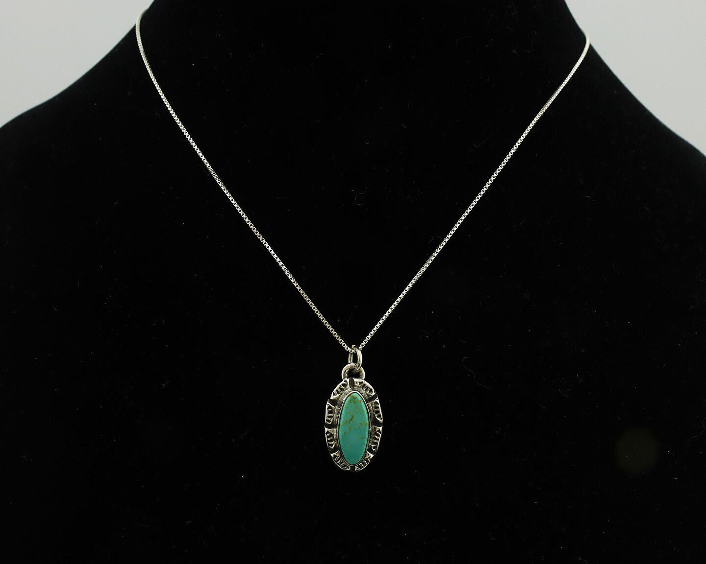 Navajo Necklace .925 Silver Arizona Turquoise Signed Gecko C.1980's