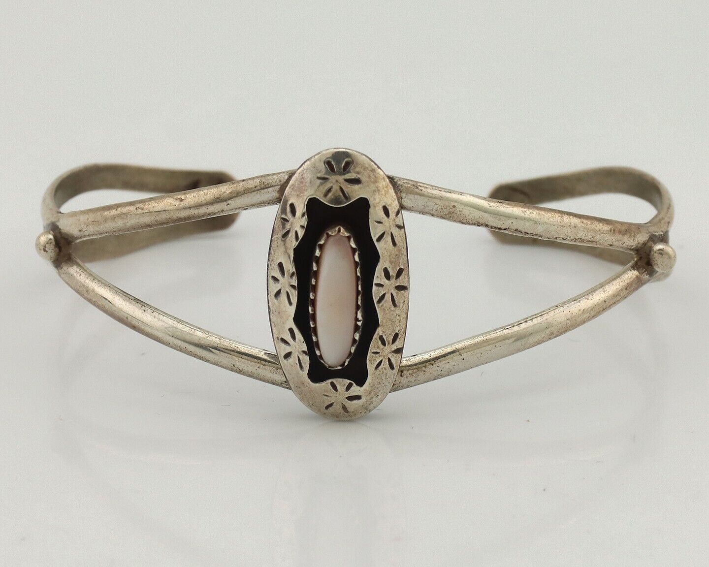 Women's Navajo Bracelet 925 Silver Pink Mussel Native American Artist Signed IJC